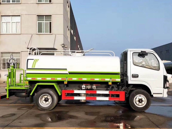 國六 5方東風灑水車