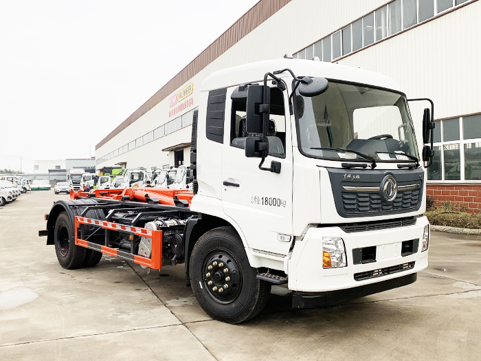 東風(fēng)天錦勾臂式垃圾車