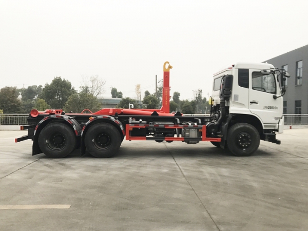 東風(fēng)后八輪25噸車廂可卸式垃圾車