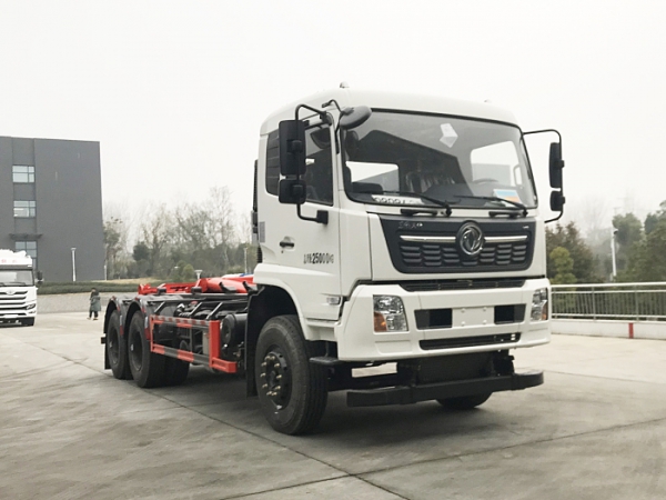 東風(fēng)后八輪25噸車廂可卸式垃圾車