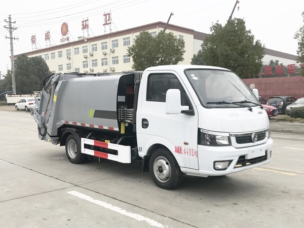 東風(fēng)途逸藍(lán)牌壓縮式垃圾車