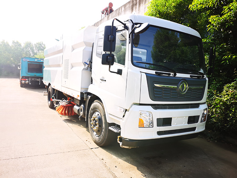 東風(fēng)天錦洗掃車